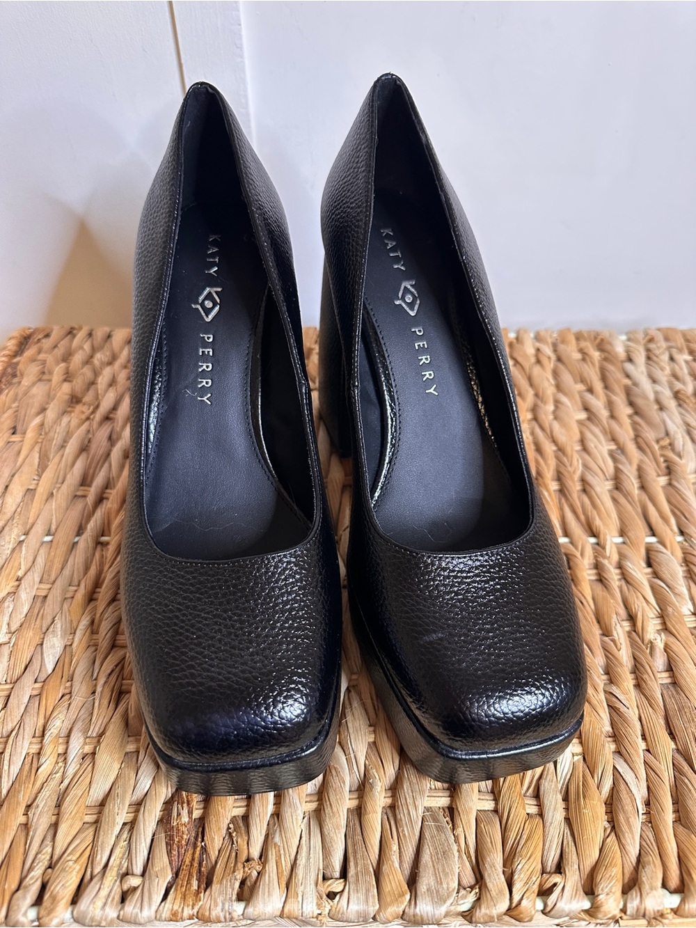 Katy Perry Collections Black Pebbled Leather Platform Pumps size 9.5 - Picture 10 of 10
